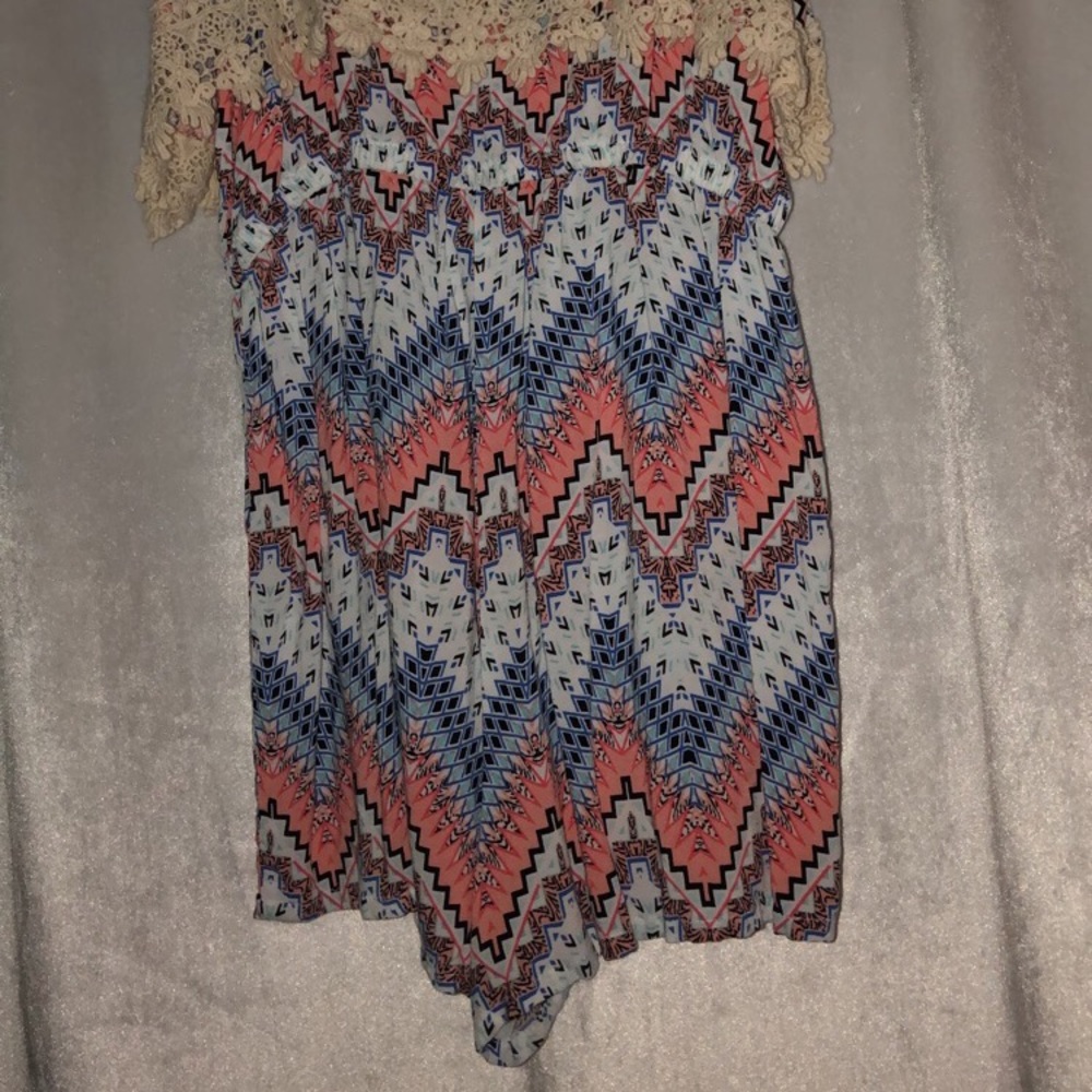 Pattern Romper - Picture 2 of 3